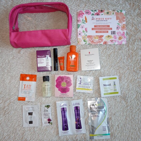 16 Piece Gift Set - Supergoop Sunscreen, Elizabeth Arden, Vince Camuto Fragrance - Picture 5 of 7